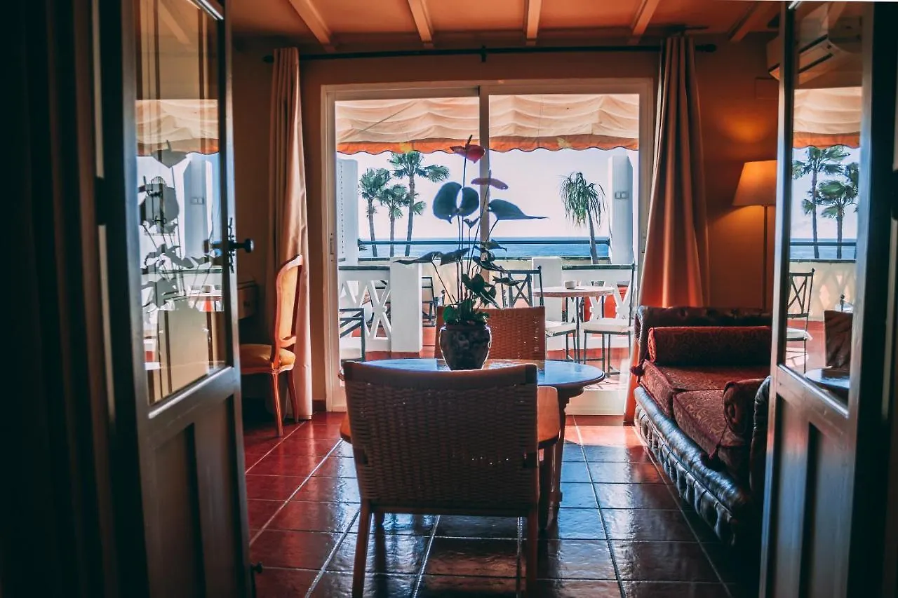 Hotel Carabeo Nerja 0*,