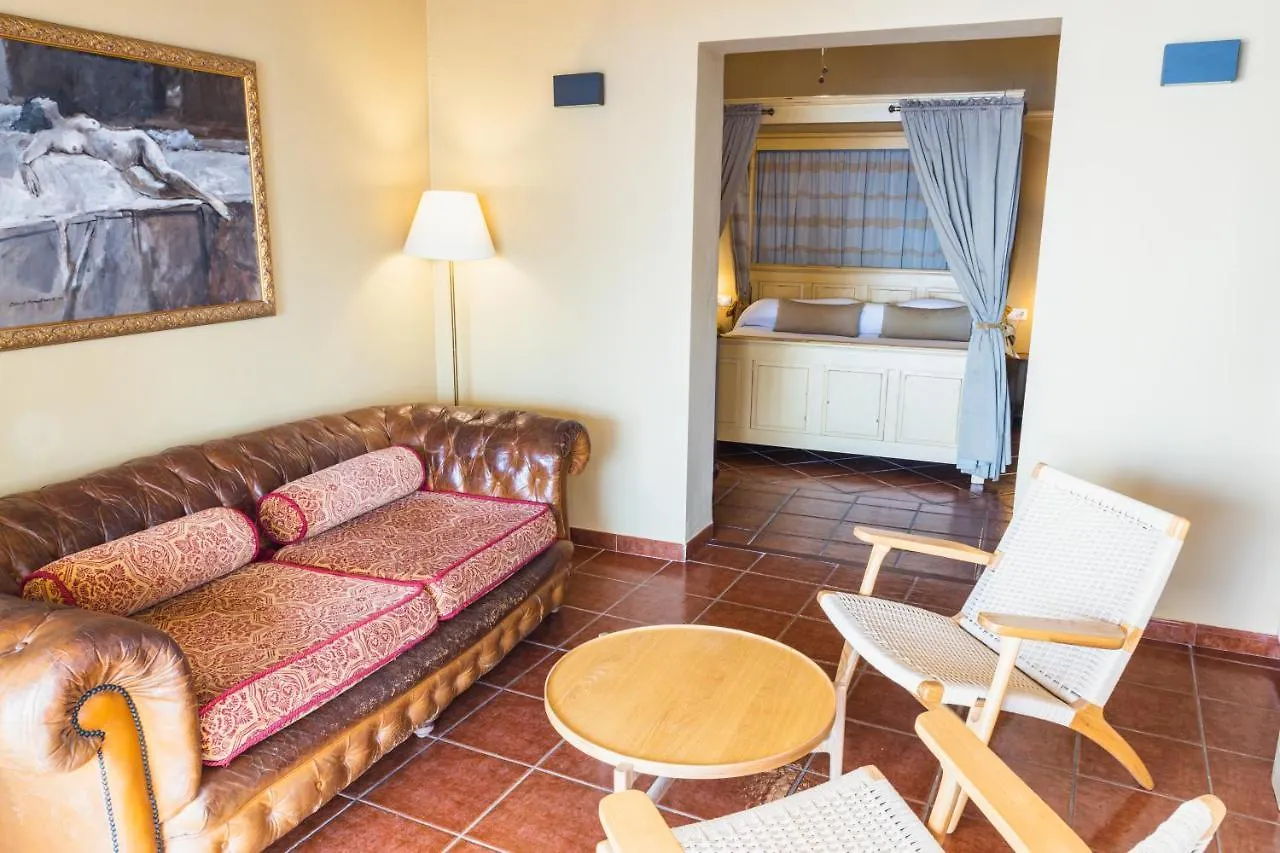 Hotel Carabeo Nerja