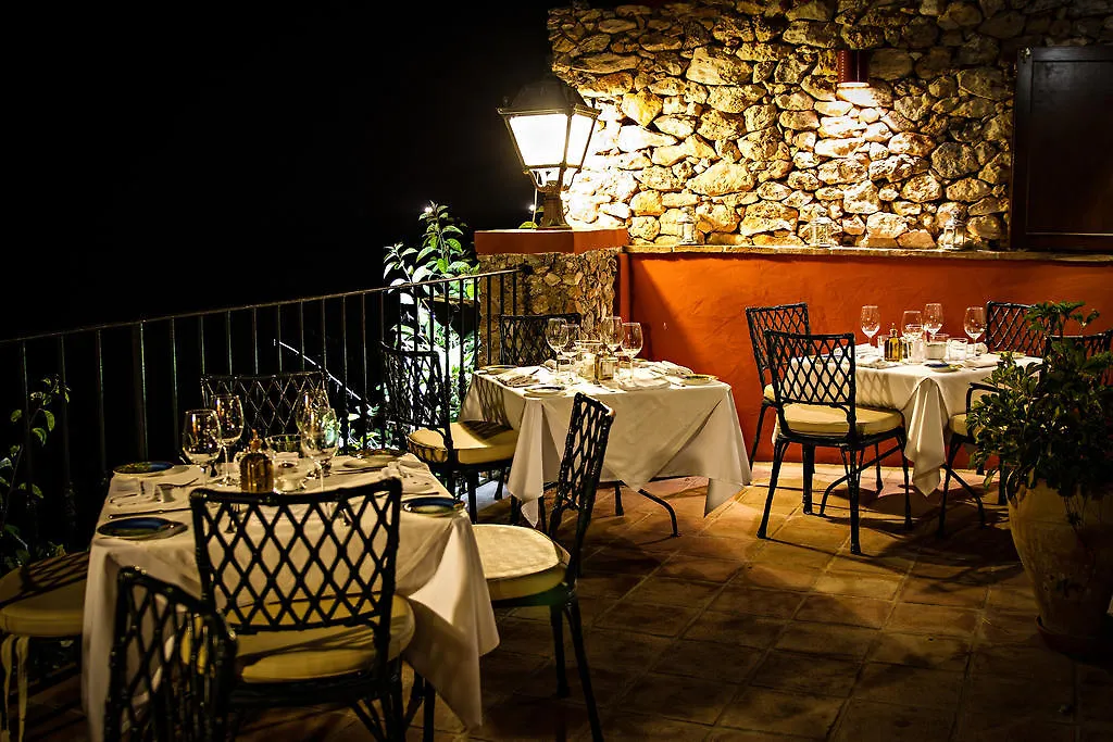Hotel Carabeo Nerja