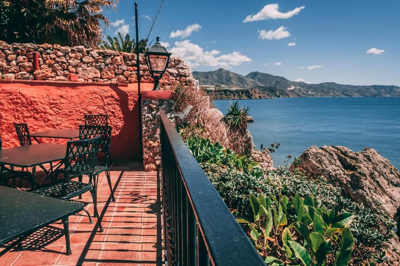 Hotel Carabeo 네르하