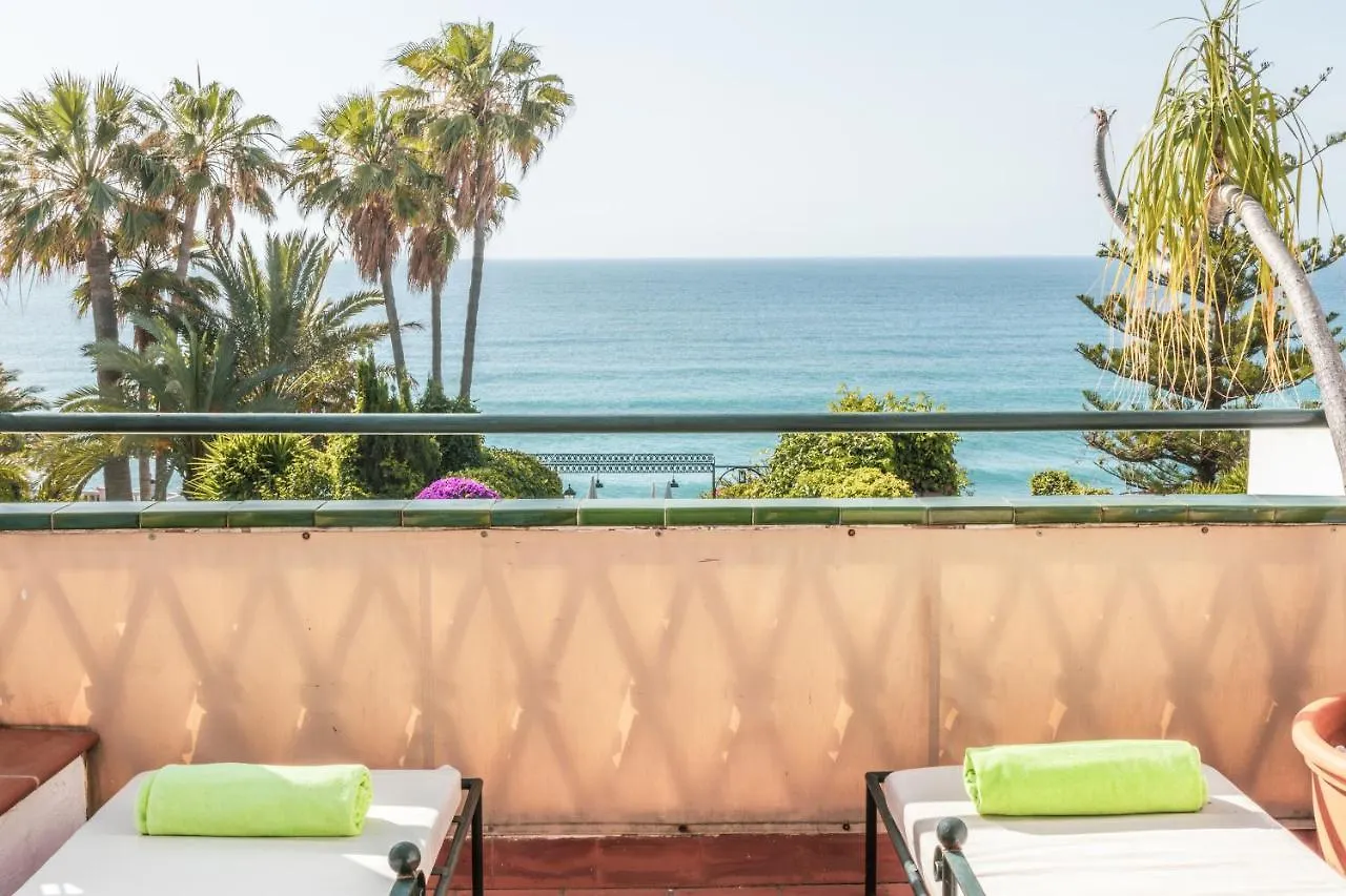 Hotel Carabeo 네르하
