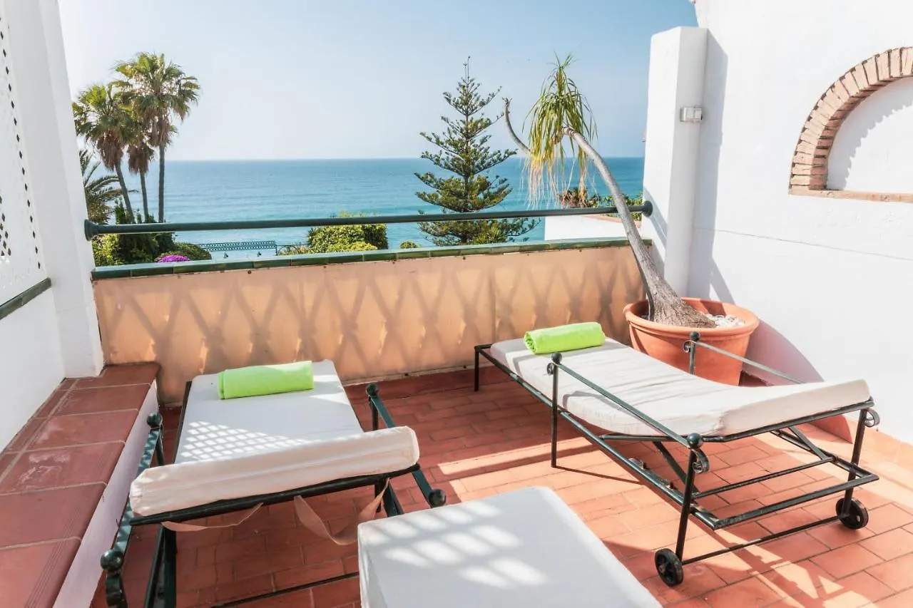 Hotel Carabeo 네르하