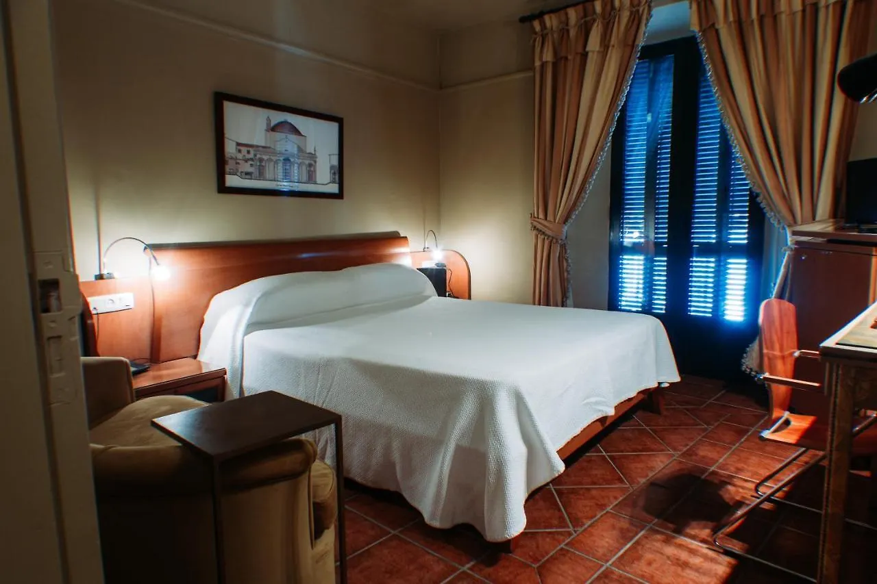 Hotel Carabeo 네르하